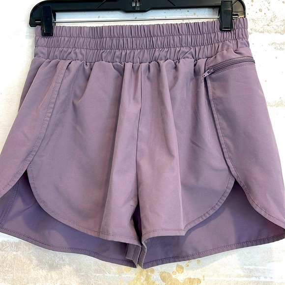 Blooming Jelly Pants - Purple Athletic Shorts with Lining and 1 Pocket